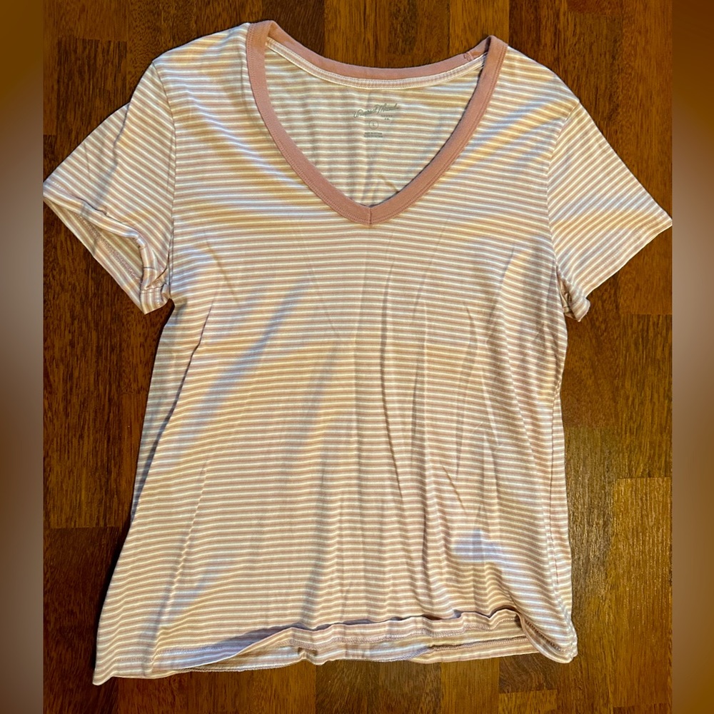 Universal Thread Striped V-Neck - Size Large